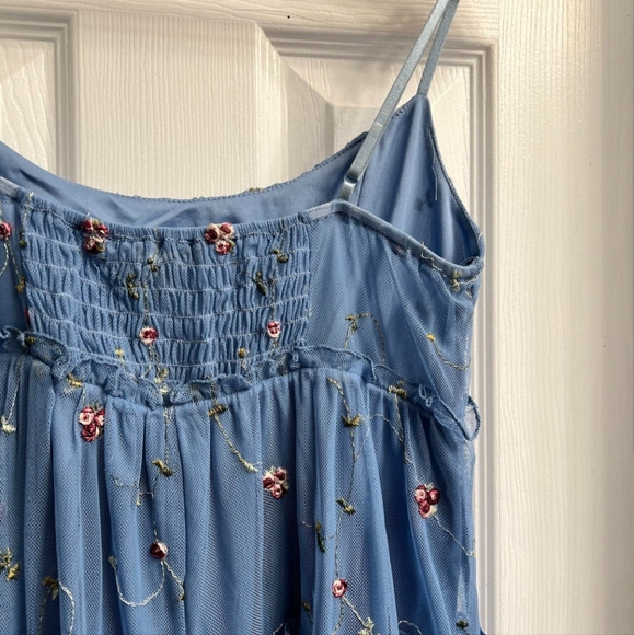 Francesca's Dress Mini w embroidery and mesh lined size L thin straps baby blue - Picture 2 of 6